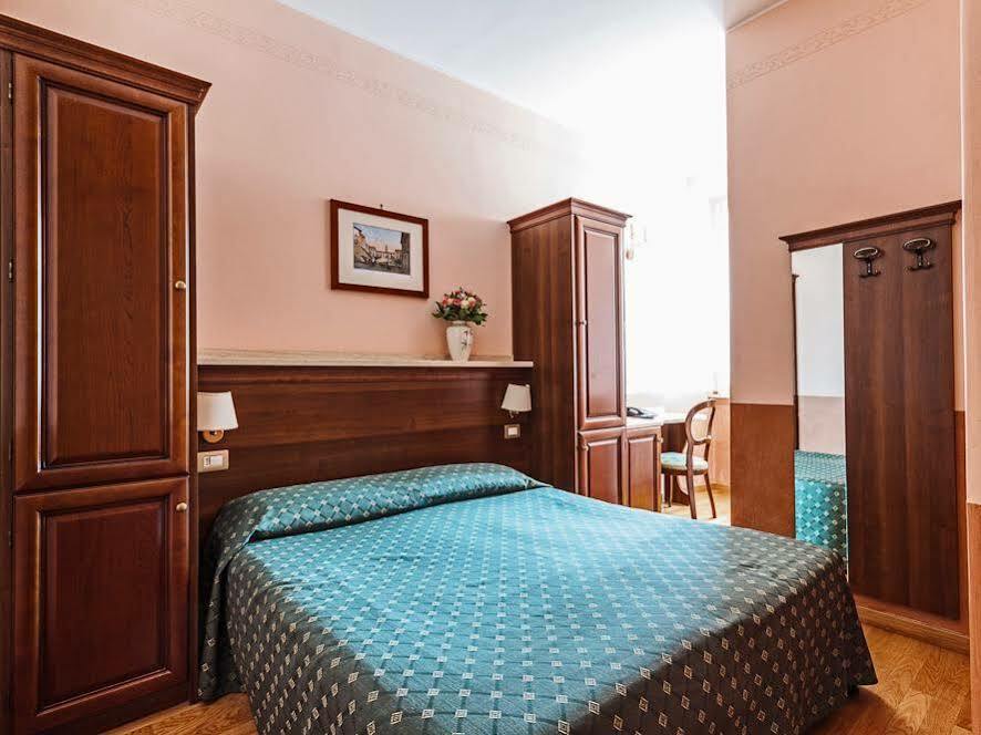 Palazzo Venere 4* Roma